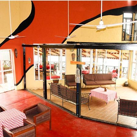 อฟริกิโก ริเวอร์ ฟรอนท์ รีสอร์ต Hotel Akosombo ภายนอก รูปภาพ