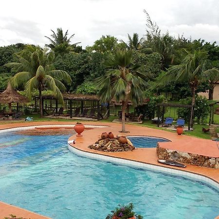 อฟริกิโก ริเวอร์ ฟรอนท์ รีสอร์ต Hotel Akosombo ภายนอก รูปภาพ