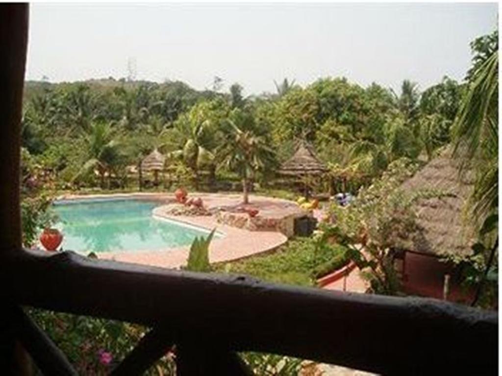 อฟริกิโก ริเวอร์ ฟรอนท์ รีสอร์ต Hotel Akosombo ภายนอก รูปภาพ